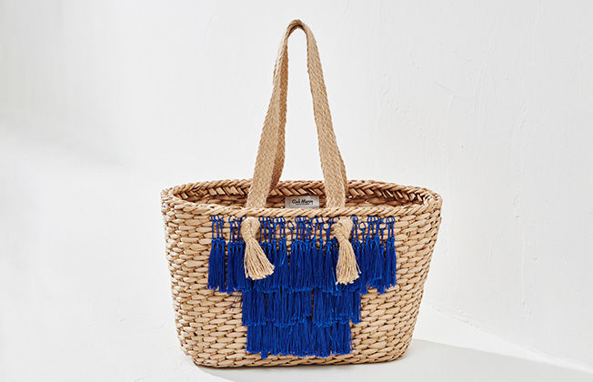 Straw Bag Round Form Tassel Details