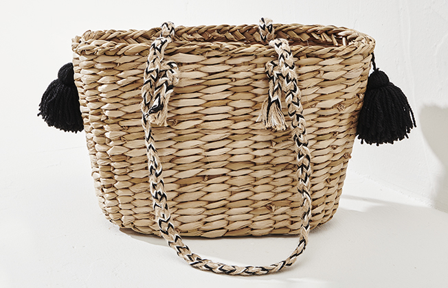 Straw Bag Round Form with Bobble