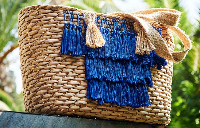 Straw Bag Round Form Tassel Details